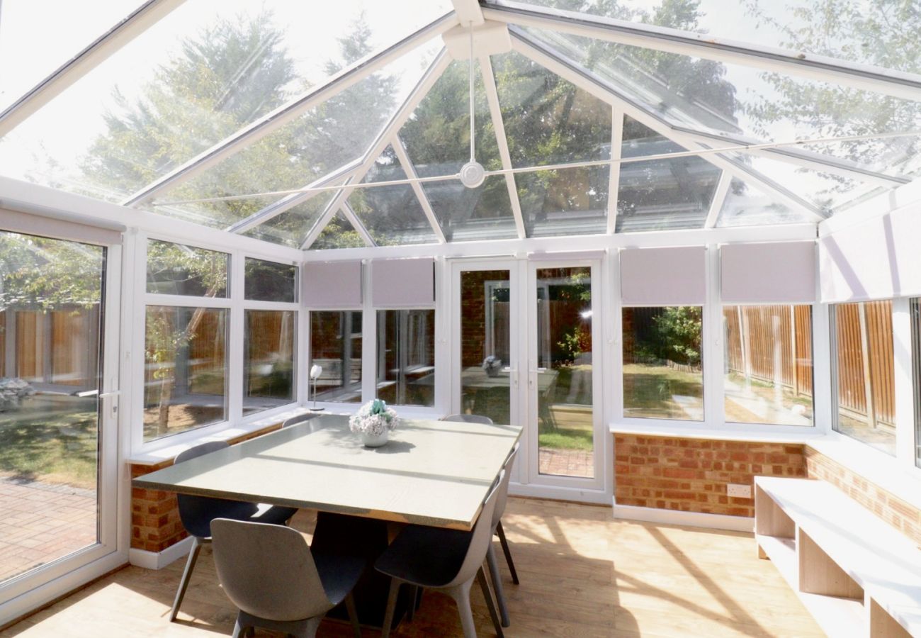 House in Sunningdale - Sunningdale Stunning Four Bedroom House 