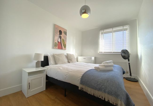 Apartment in Maidenhead - Maidenhead Gorgeous Three Bedroom Apartment