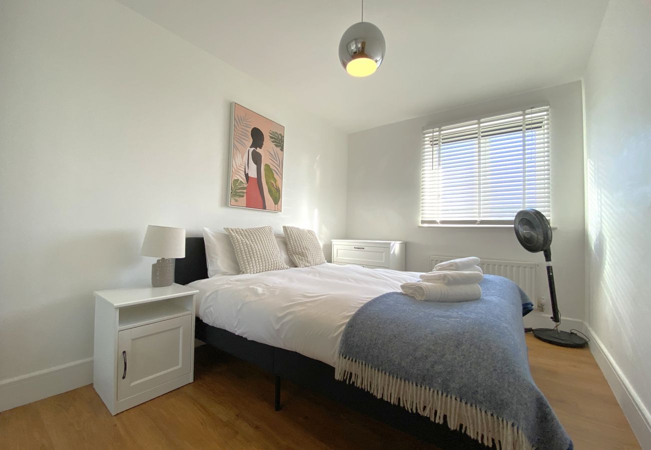 Apartment in Maidenhead - Maidenhead Gorgeous Three Bedroom Apartment