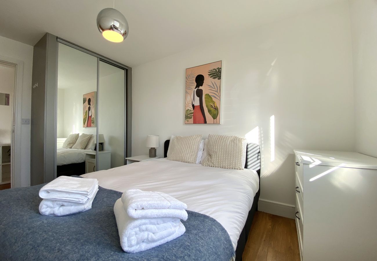 Apartment in Maidenhead - Maidenhead Gorgeous Three Bedroom Apartment