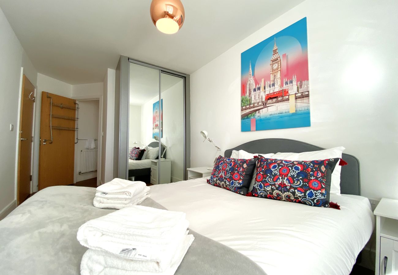 Apartment in Maidenhead - Maidenhead Gorgeous Three Bedroom Apartment