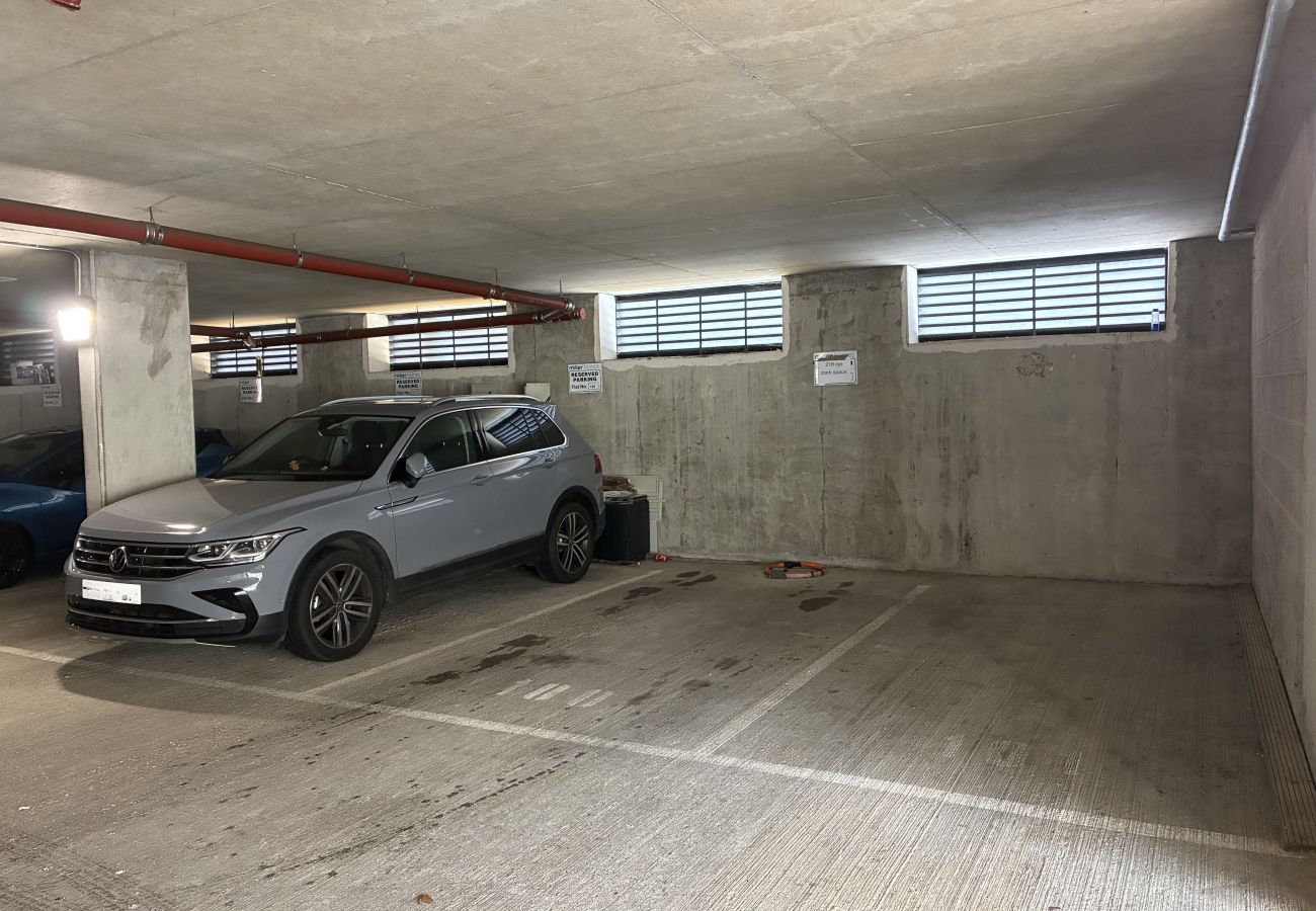 Apartment in Maidenhead - Maidenhead Gorgeous Three Bedroom Apartment