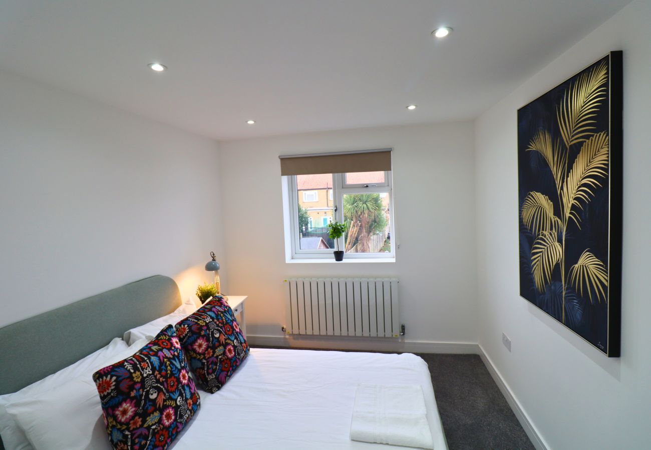 Apartment in Mitcham Junction - London Mitcham Stunning Two Bedroom Apartment 