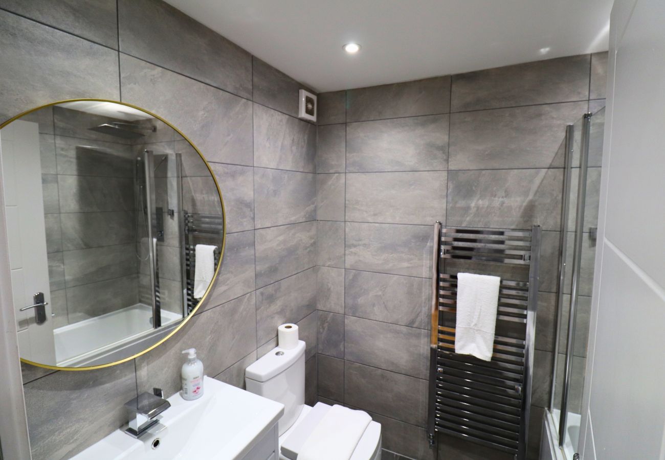 Apartment in Mitcham Junction - London Mitcham Stunning Two Bedroom Apartment 
