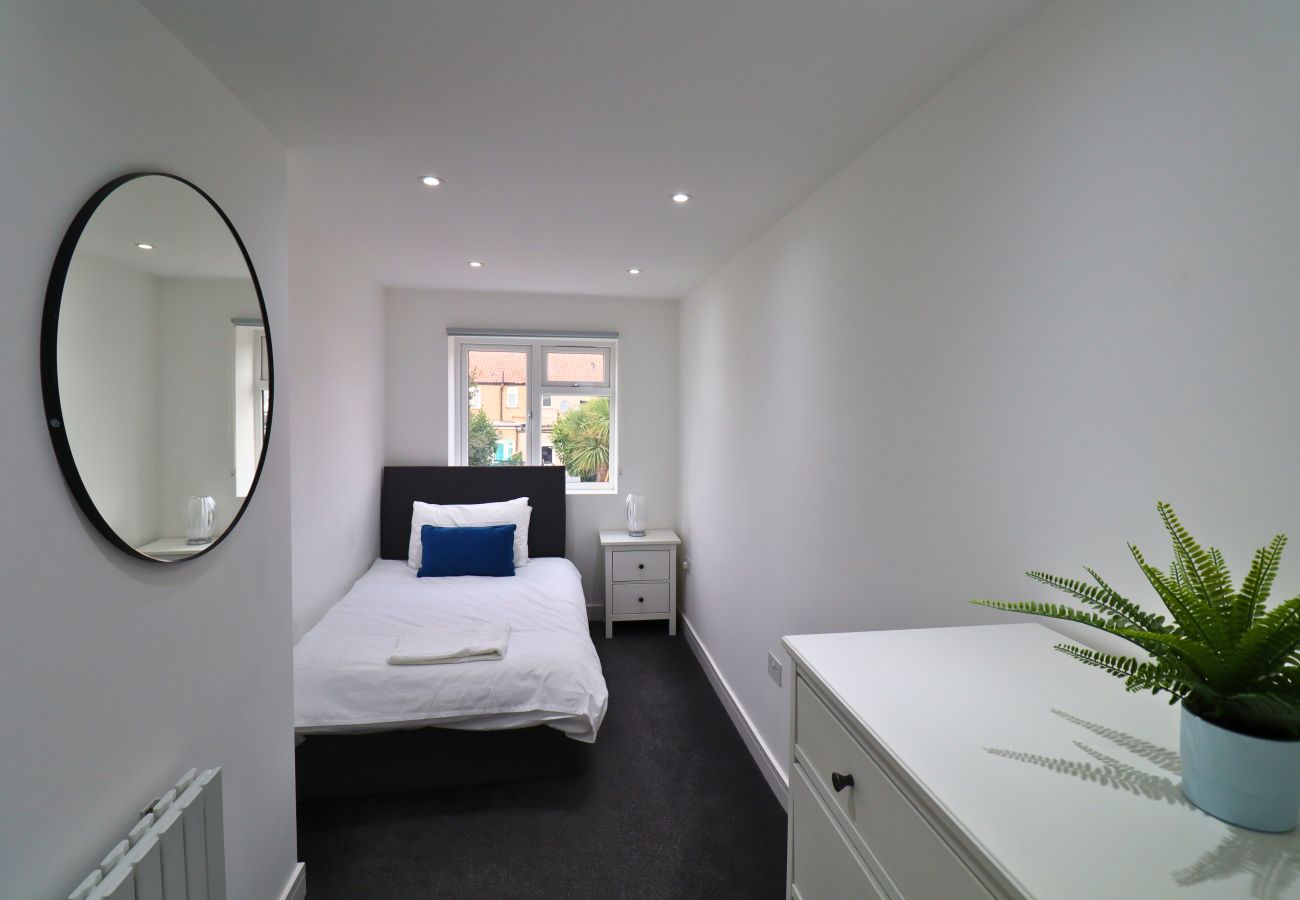 House in Mitcham Junction - London Mitcham Beautiful Three Bedroom House 