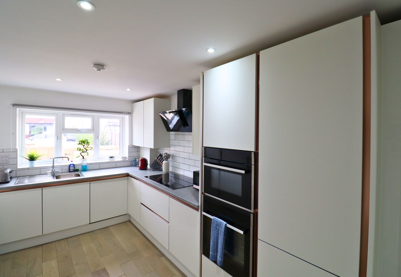 House in Mitcham Junction - London Mitcham Beautiful Three Bedroom House 