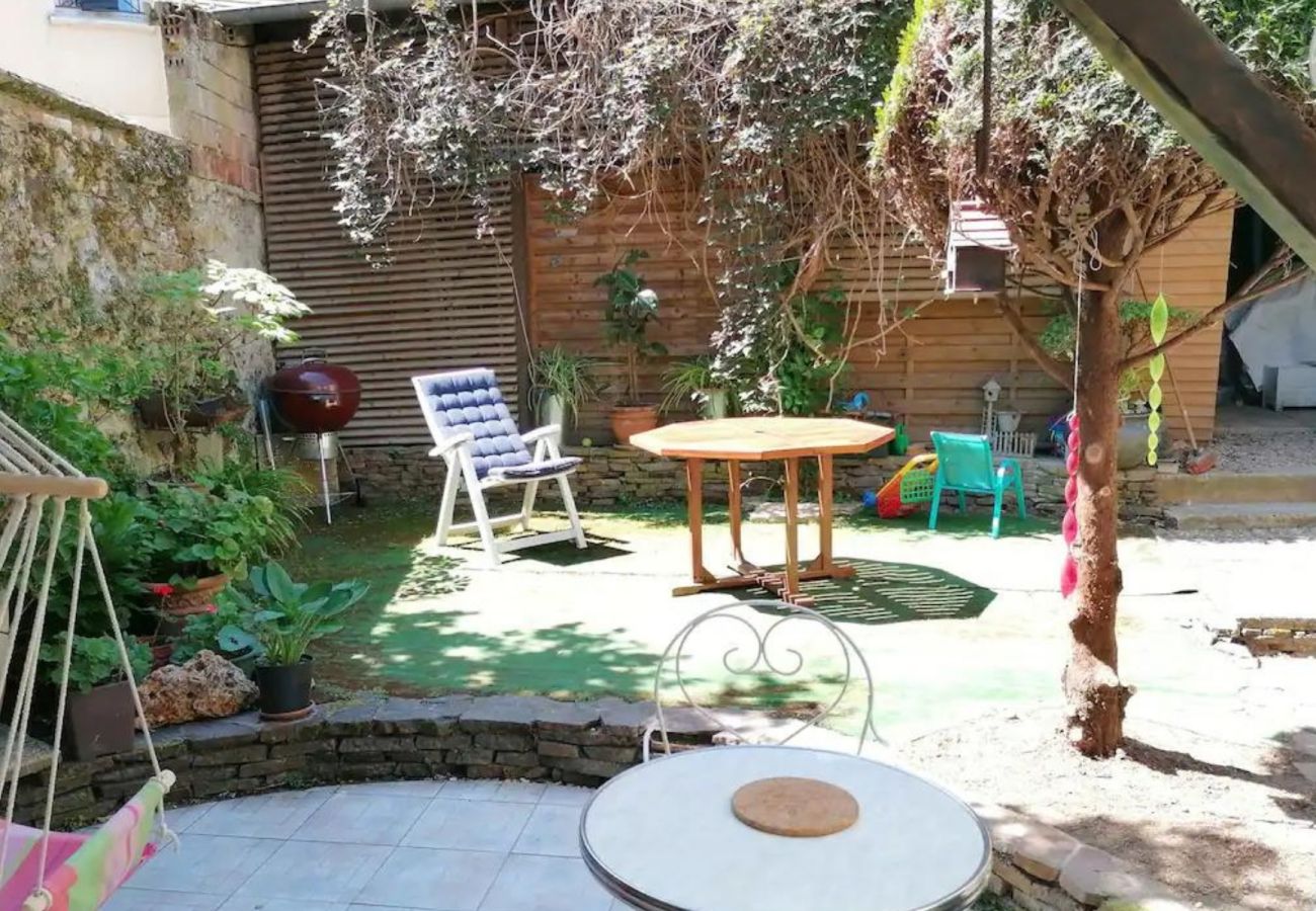 House in Guyancourt - France Gorgeous Three Bedroom House 