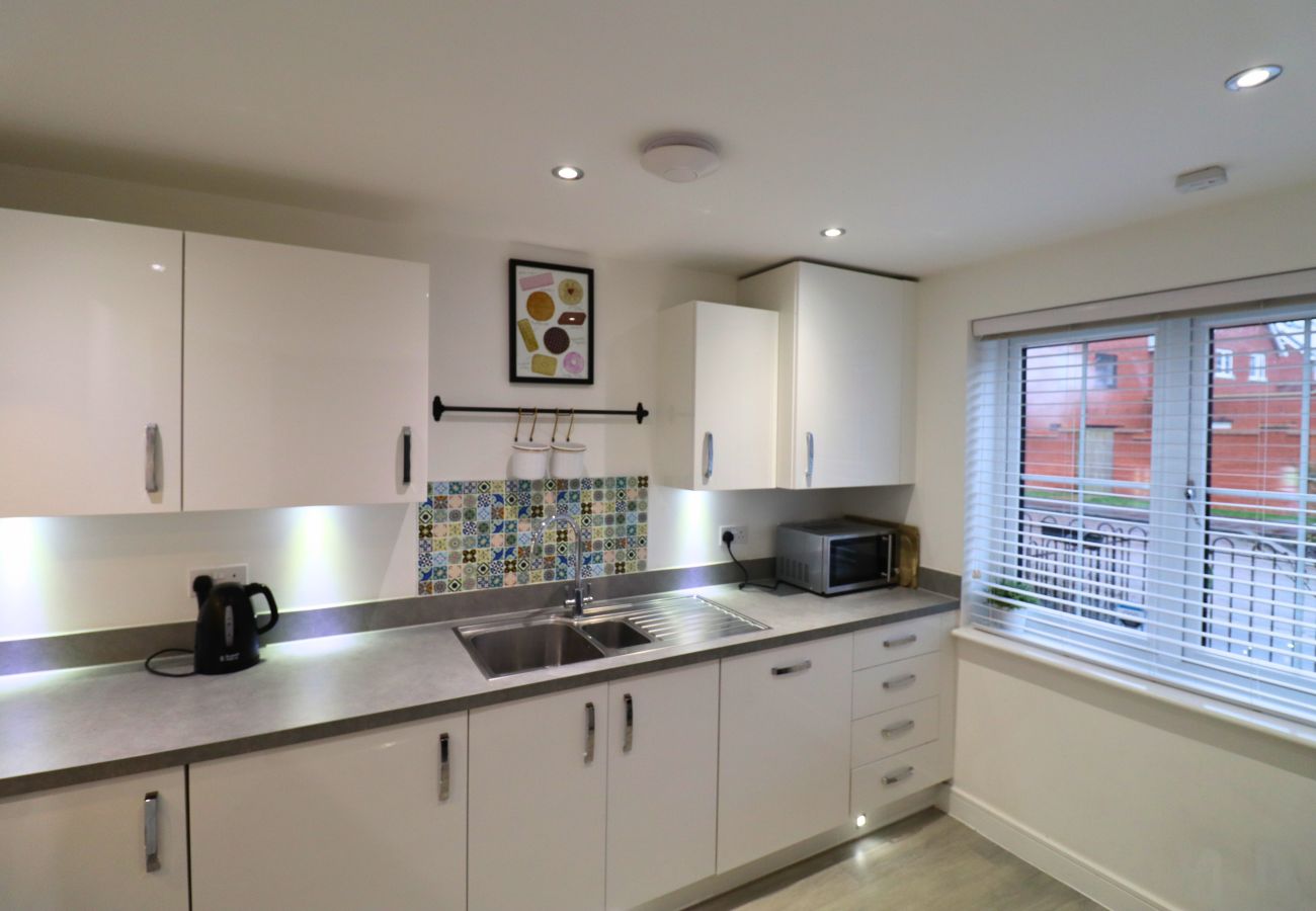 House in High Wycombe - Spacious 4-Bedroom Home in Scenic High Wycombe