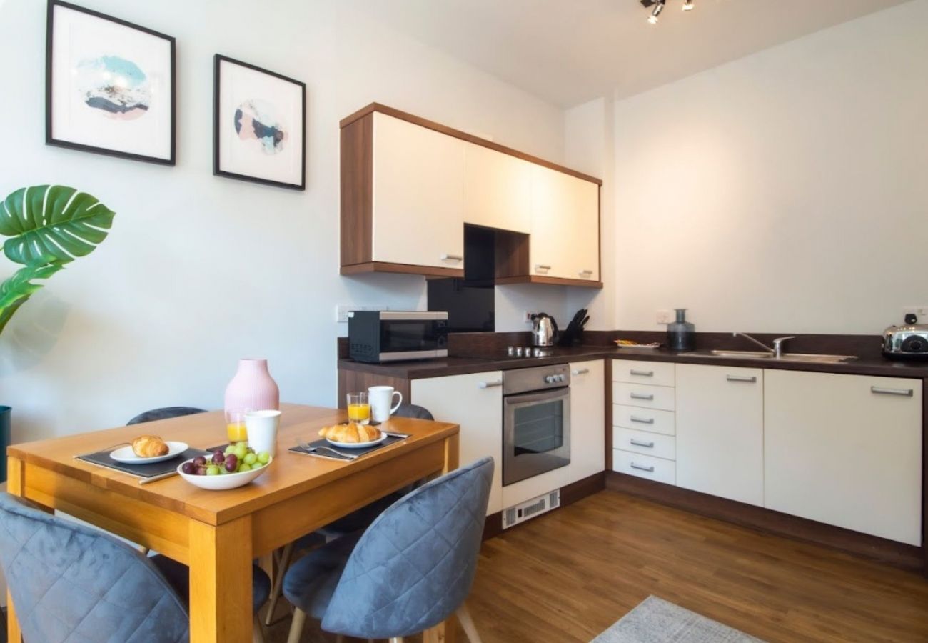 Apartment in Bournemouth - Bournemouth Beautiful Two Bedroom Apartment 