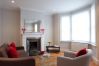 Apartment in London - Hammersmith Stunning Three Bedroom Apartment