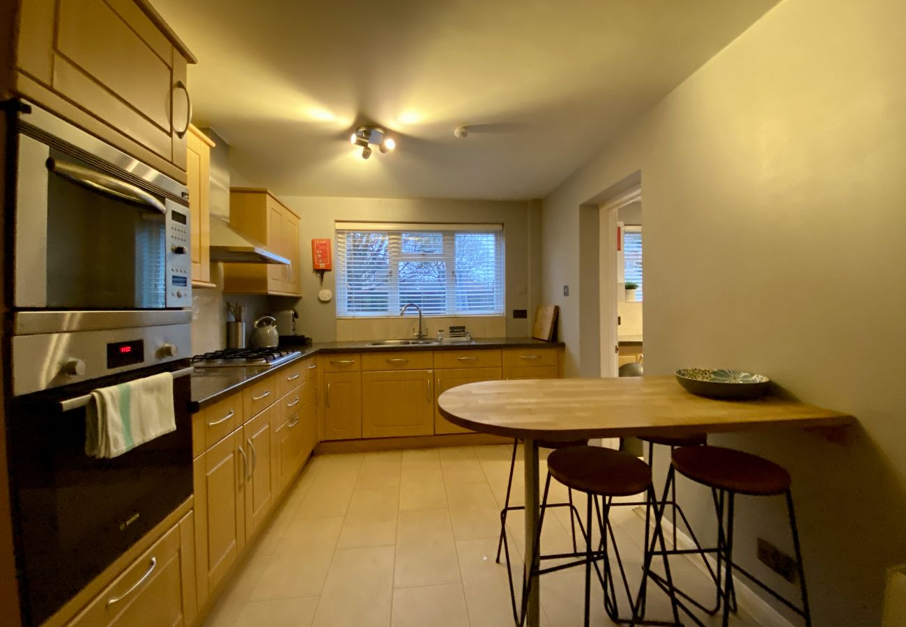 House in Binfield - Binfield Beautifully Presented Three Bedroom House 