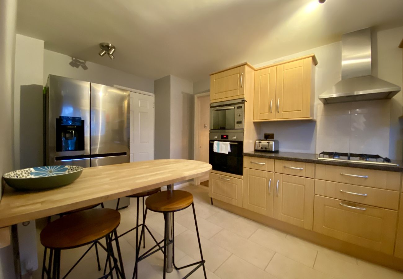 House in Binfield - Binfield Beautifully Presented Three Bedroom House 