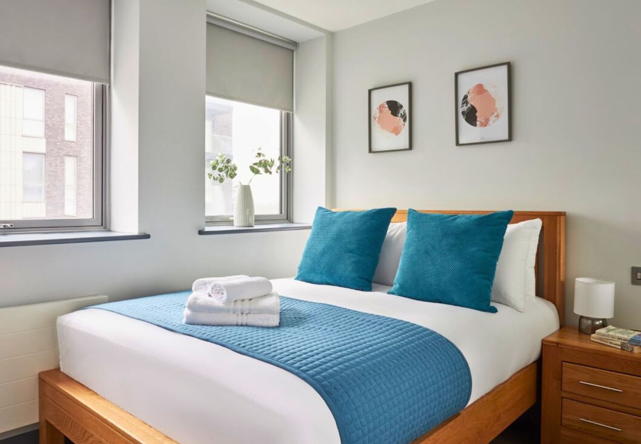 Apartment in Wembley - Wemberley Gorgeous Two Bedroom Apartment 