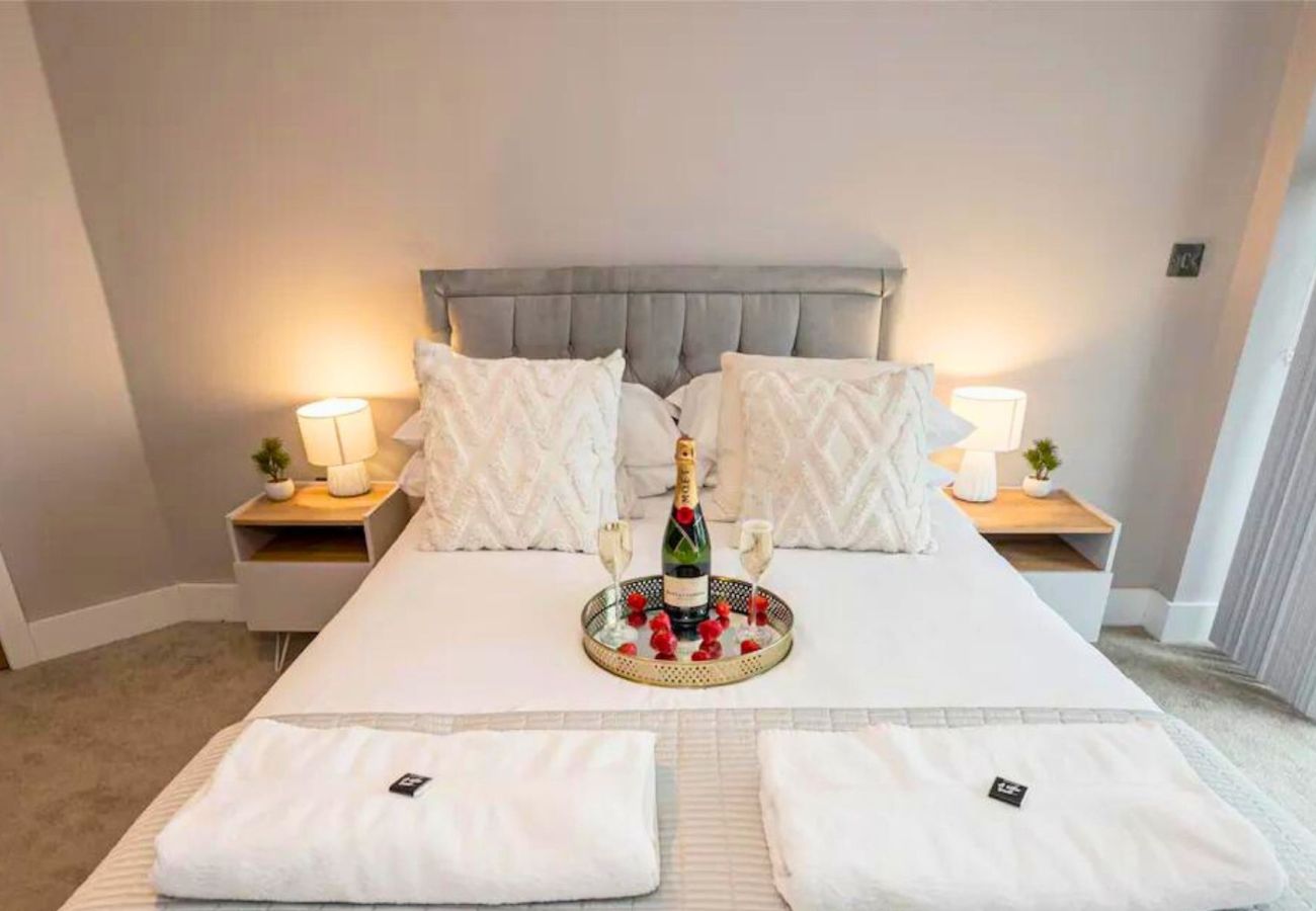 Apartment in Southbourne - Southbour Stylish Two Bedroom Apartment