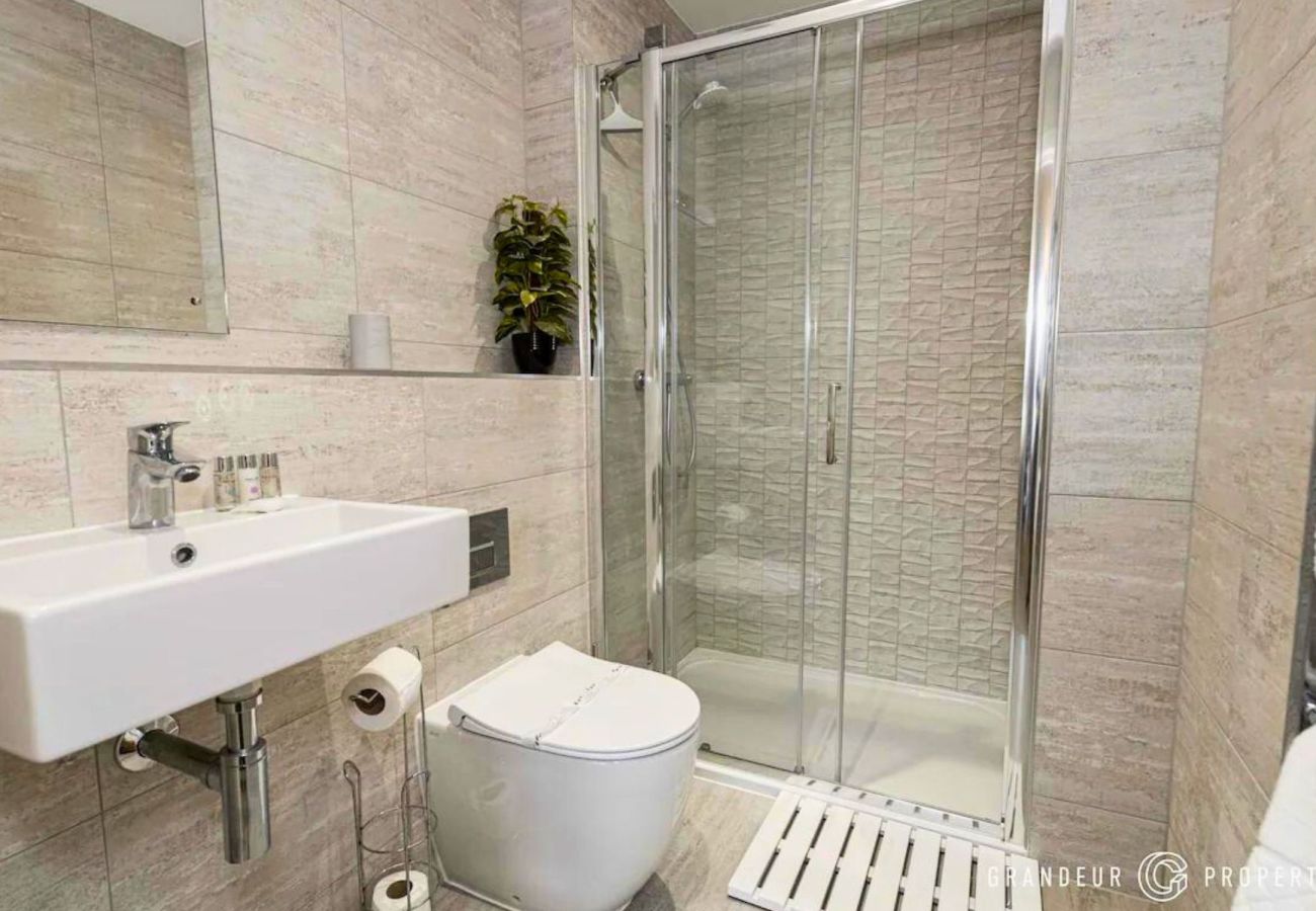 Apartment in Southbourne - Southbour Stylish Two Bedroom Apartment