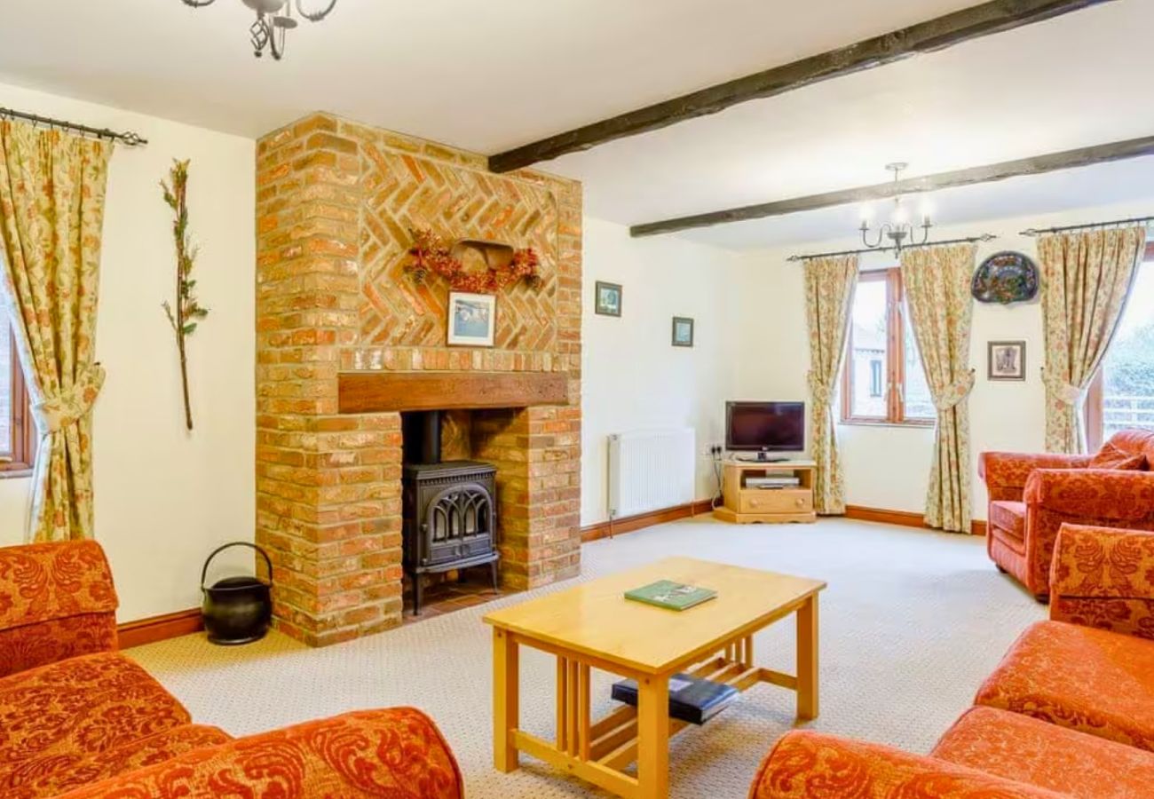 Cottage in Runcton Holme - Norfolk Charming Three Bedroom Cottage 