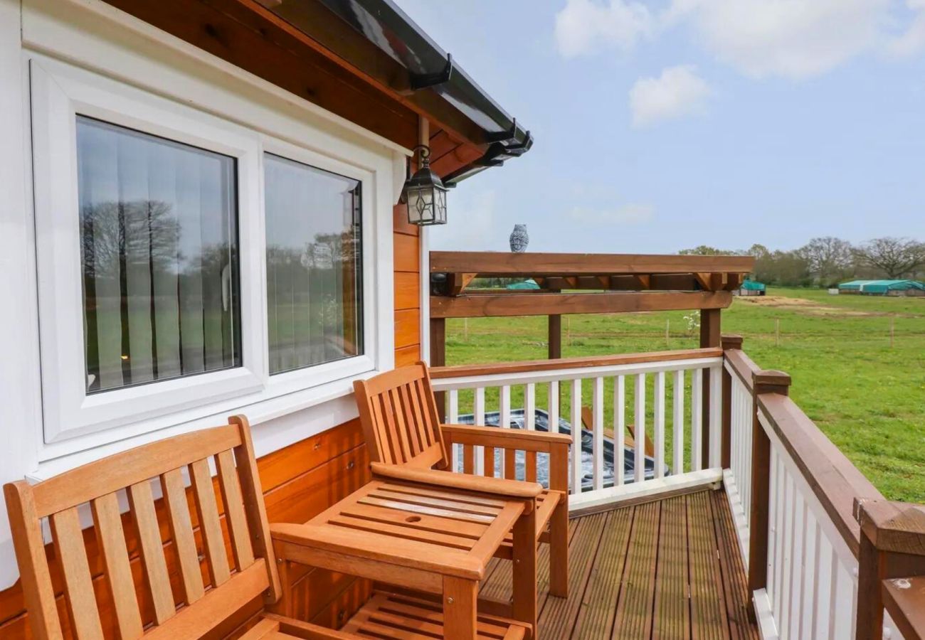 Cabin in Pentney - Norfolk Stylish One Bedroom Cabin 