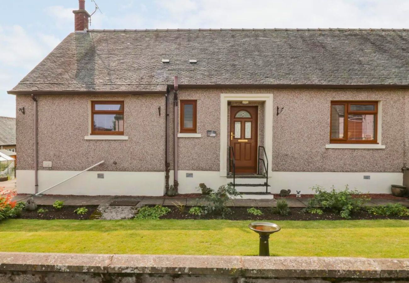Bungalow in Brydekirk - Annan Charming Three Bedroom Bungalow 