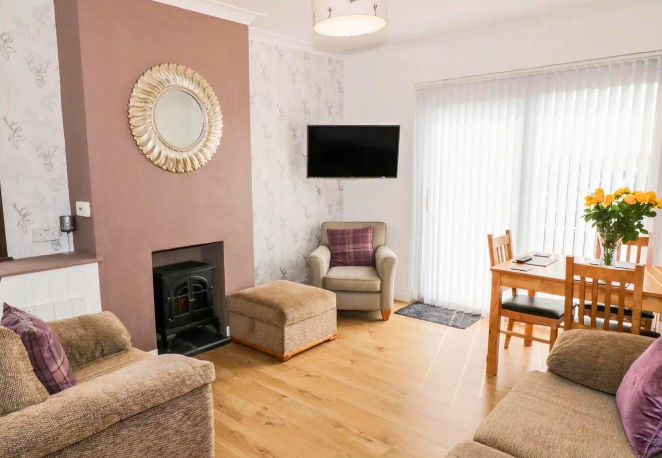 Bungalow in Brydekirk - Annan Charming Three Bedroom Bungalow 
