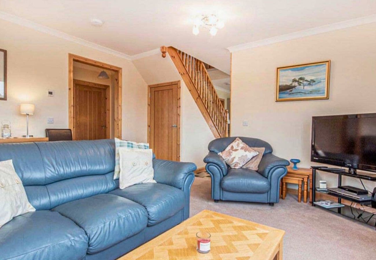House in Brora -  Captivating Four-Bedroom Residence in Brora's Tranquil Haven