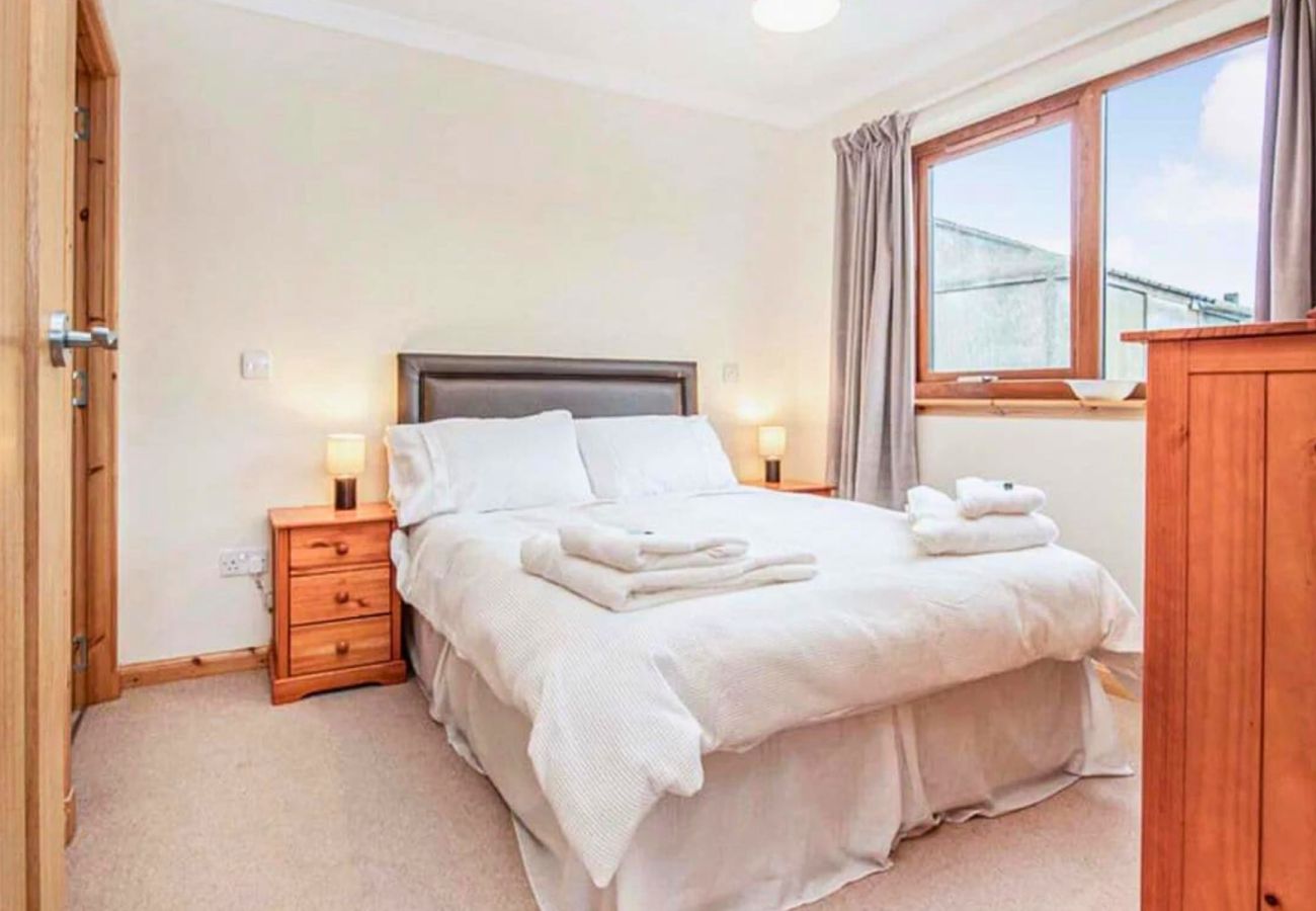 House in Brora -  Captivating Four-Bedroom Residence in Brora's Tranquil Haven