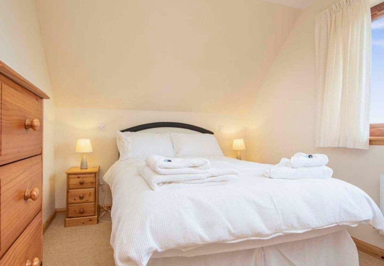 House in Brora -  Captivating Four-Bedroom Residence in Brora's Tranquil Haven