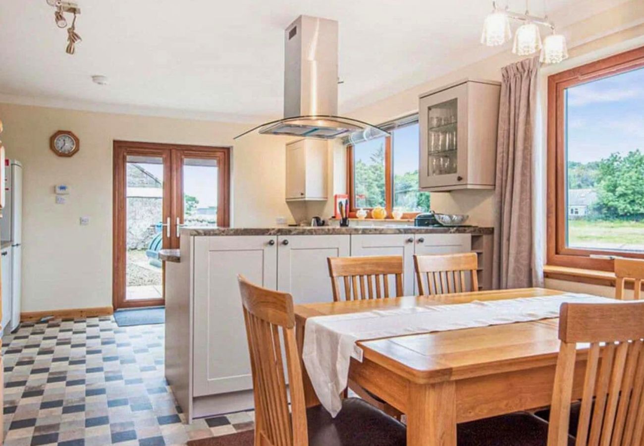 House in Brora -  Captivating Four-Bedroom Residence in Brora's Tranquil Haven