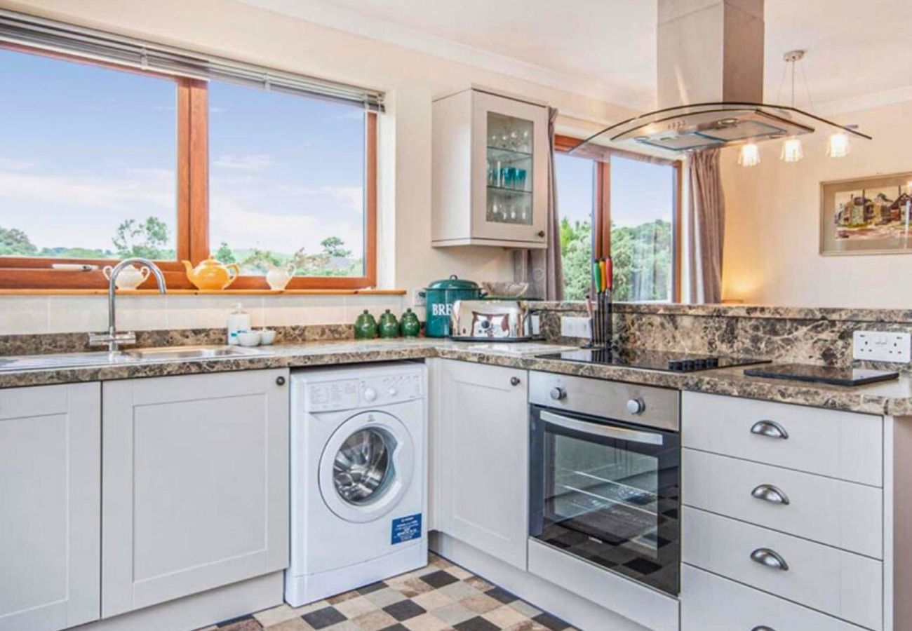 House in Brora -  Captivating Four-Bedroom Residence in Brora's Tranquil Haven