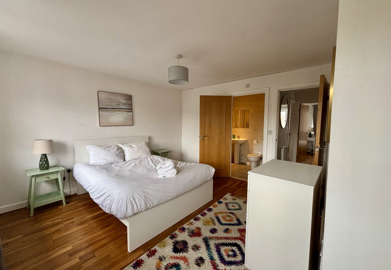 House in Taplow - Taplow Spacious Stylish Four Bedroom Townhouse 