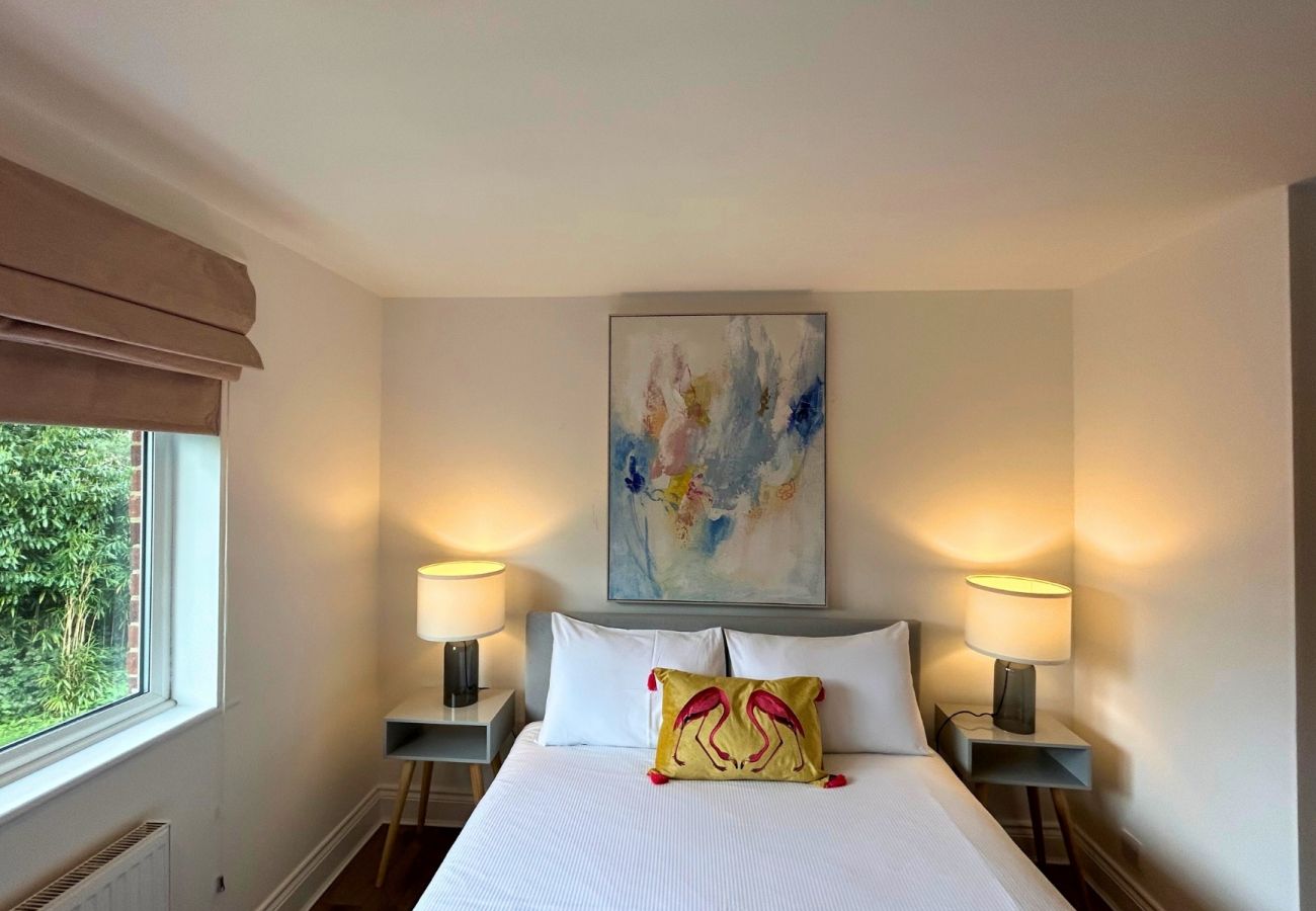 House in Weybridge - Weybridge Stunning Five Bedroom Family Home 