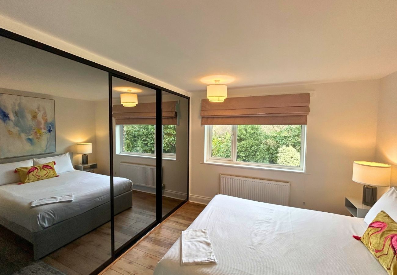 House in Weybridge - Weybridge Stunning Five Bedroom Family Home 