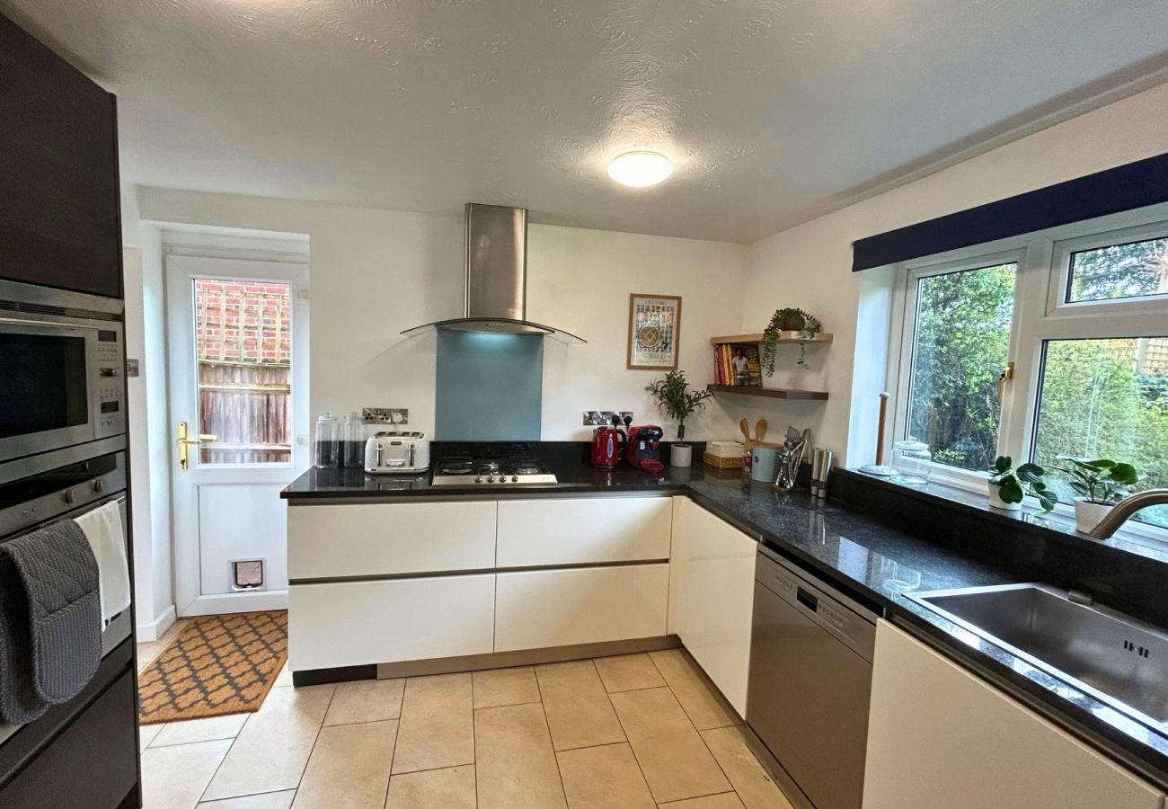 House in Weybridge - Weybridge Stunning Five Bedroom Family Home 