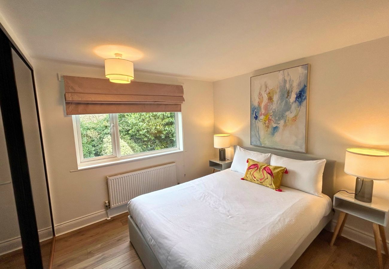 House in Weybridge - Weybridge Stunning Five Bedroom Family Home 
