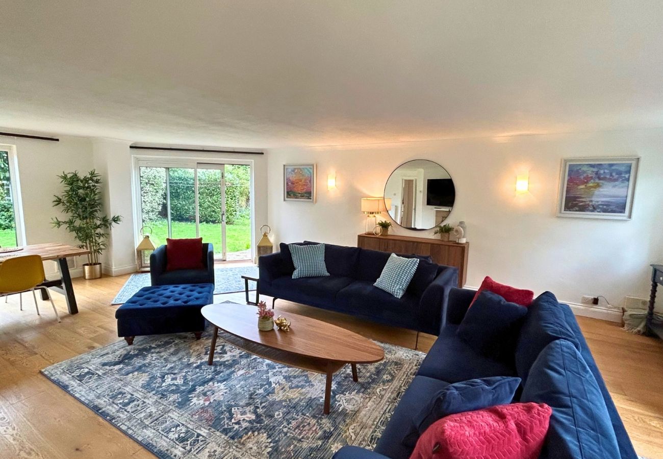 House in Weybridge - Weybridge Stunning Five Bedroom Family Home 