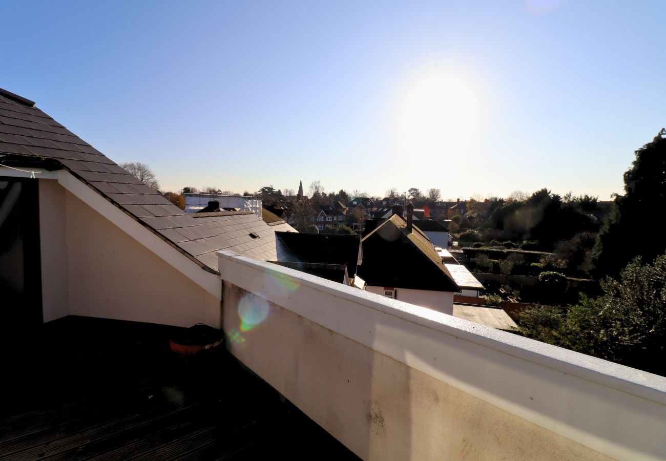 Apartment in Maidenhead - Maidenhead Stylish Top Floor Three Bedroom Apartment