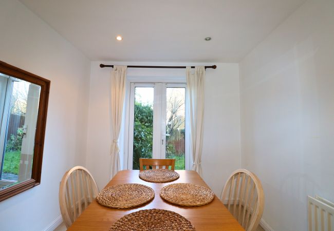 House in Warfield - Winkfield Charming Three-Bedroom House House in Warfield - Winkfield Charming Three-Bedroom House