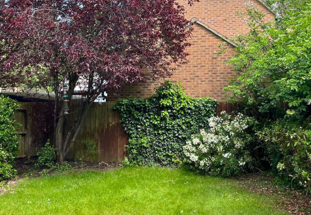 House in Warfield - Winkfield Charming Three-Bedroom House
