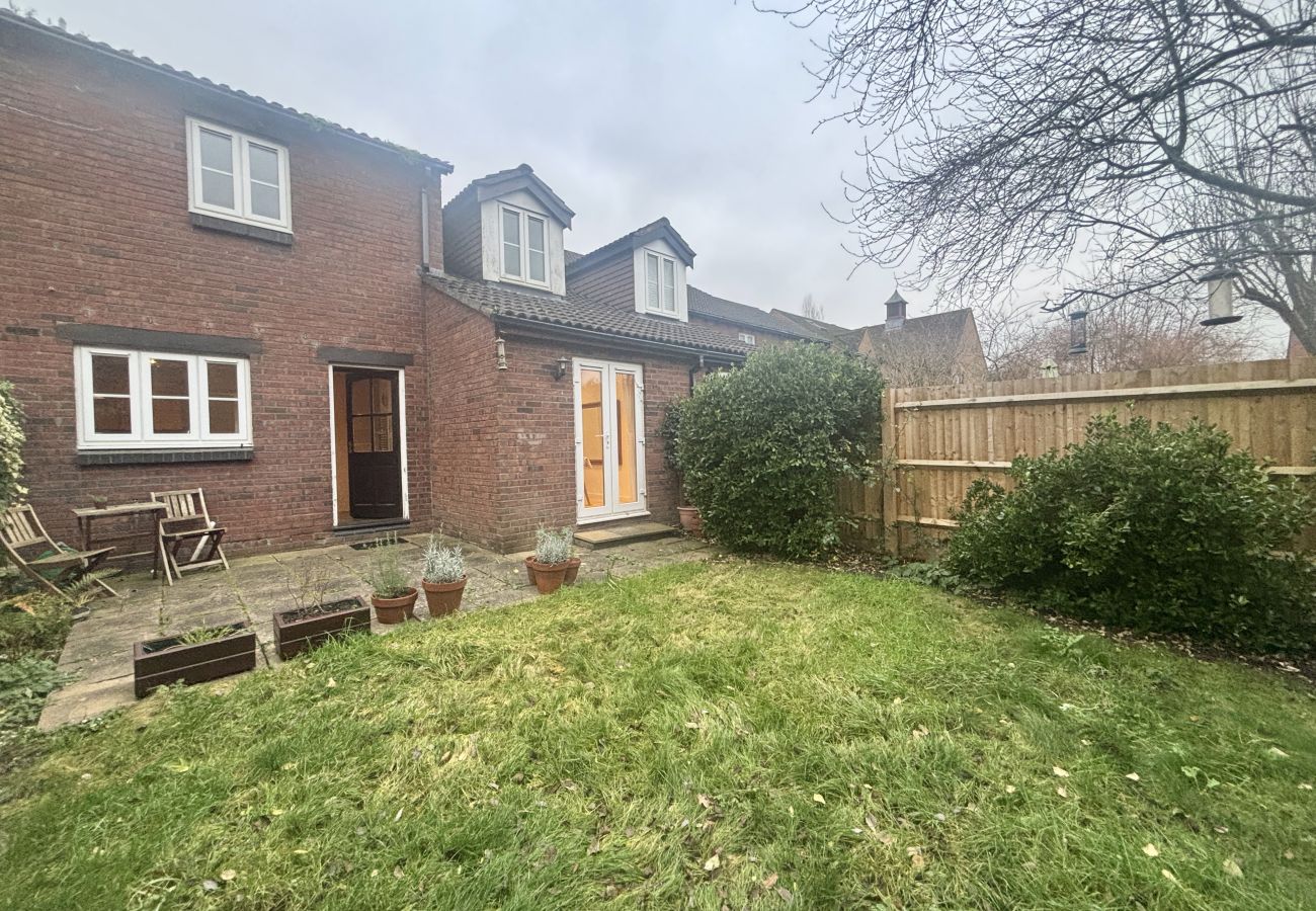 House in Warfield - Winkfield Charming Three-Bedroom House