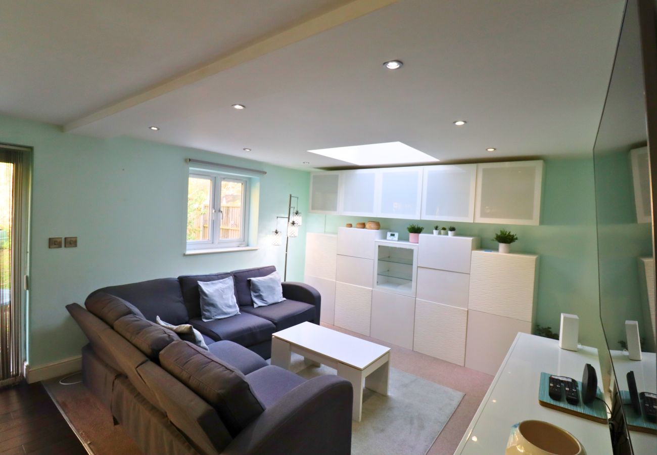 House in Ascot - Ascot Spacious 5-Bedroom House 