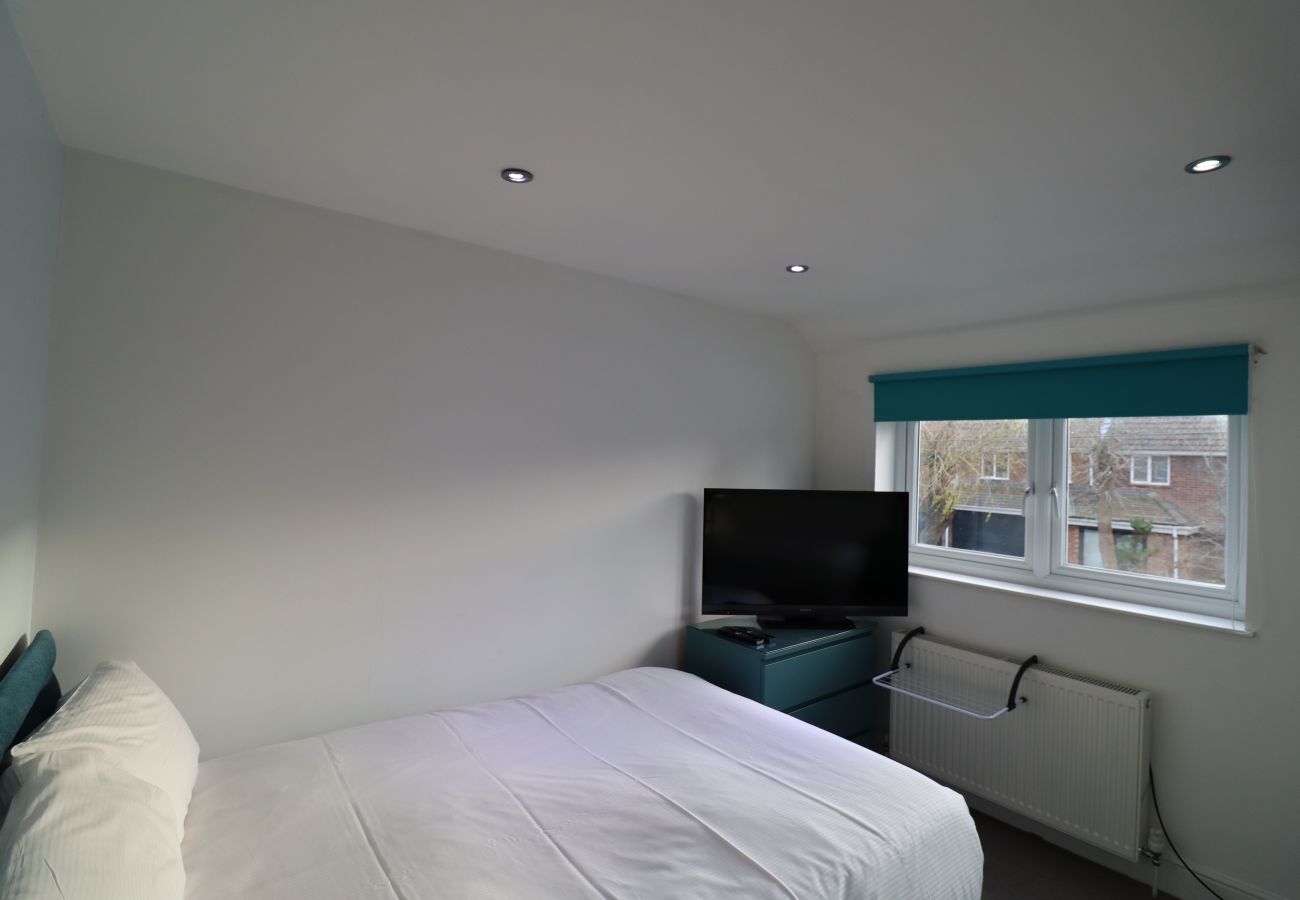House in Ascot - Ascot Spacious 5-Bedroom House 