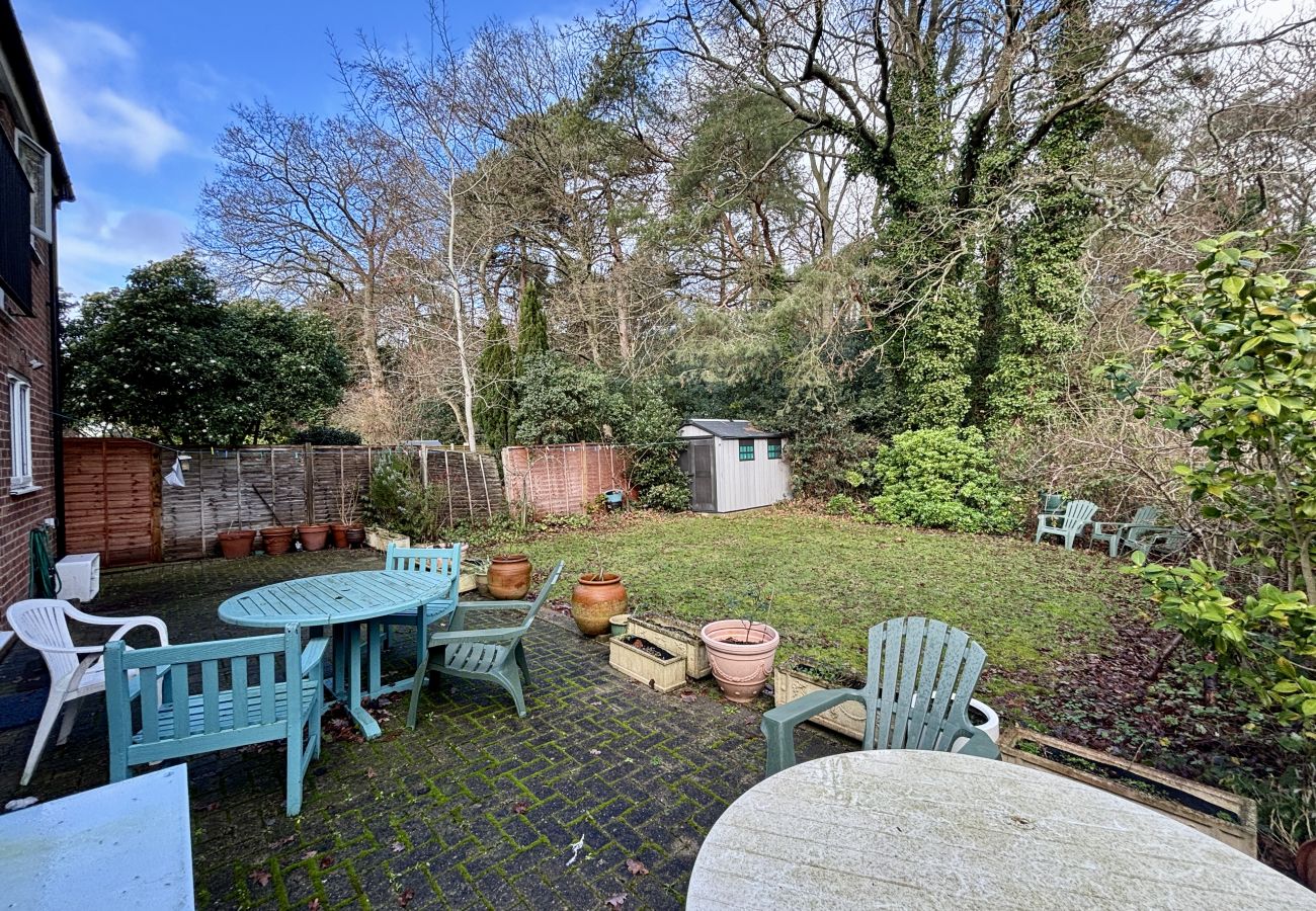 House in Ascot - Ascot Spacious 5-Bedroom House 