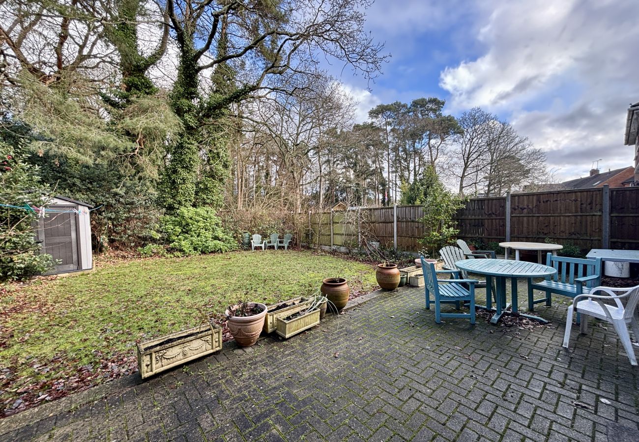 House in Ascot - Ascot Spacious 5-Bedroom House 