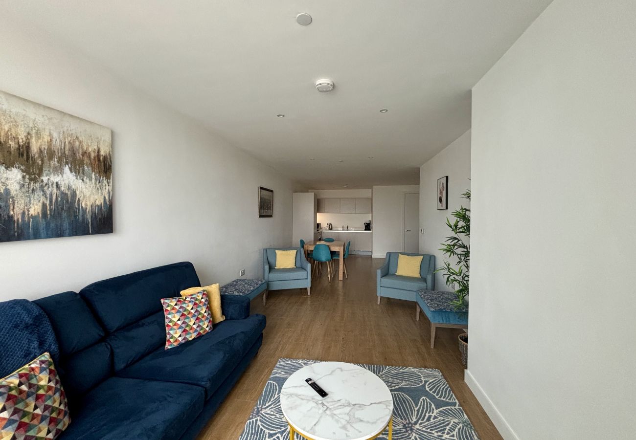 Apartment in Bracknell - Stylish Two Bedroom Apartment Central Bracknell 