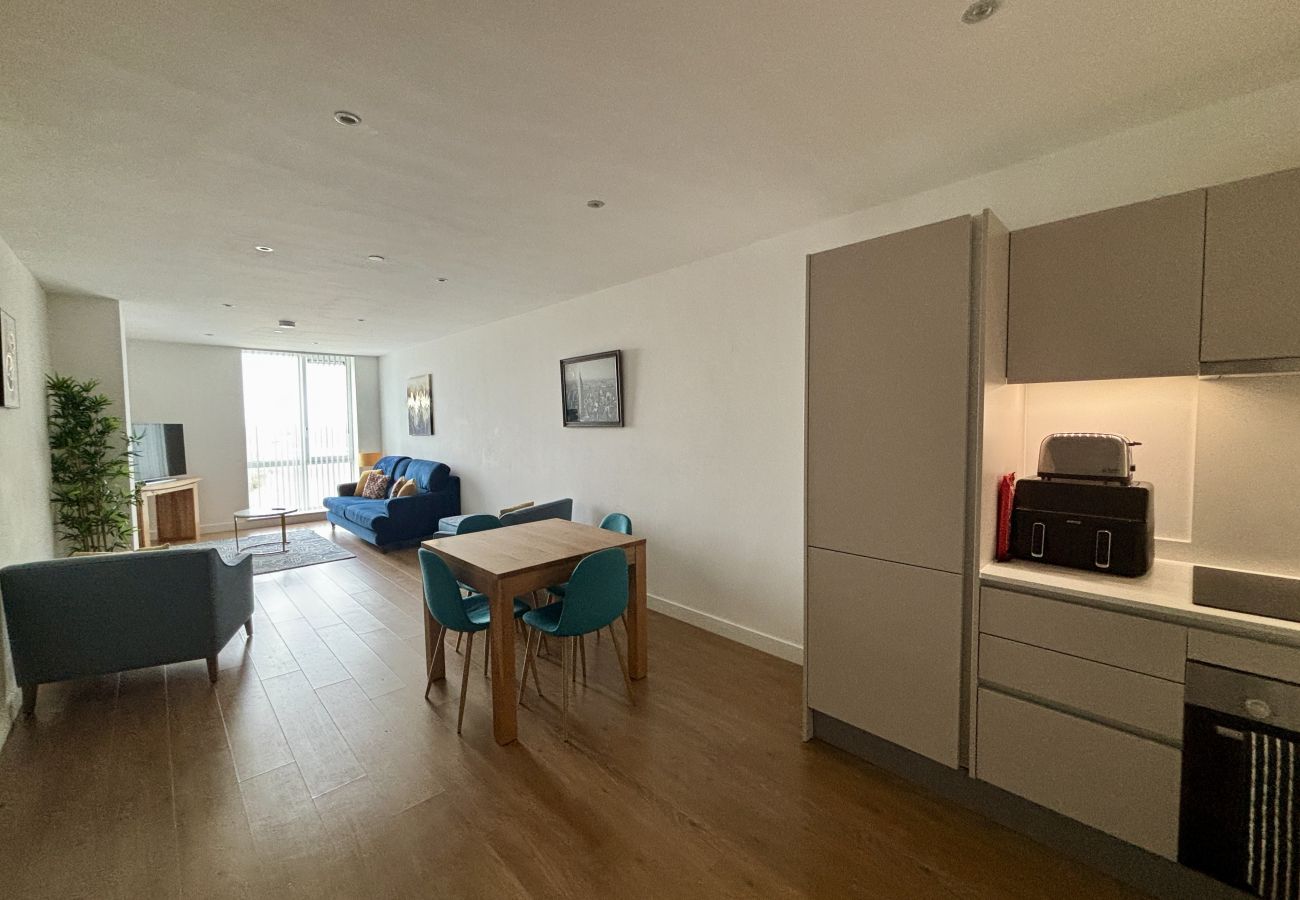 Apartment in Bracknell - Stylish Two Bedroom Apartment Central Bracknell 