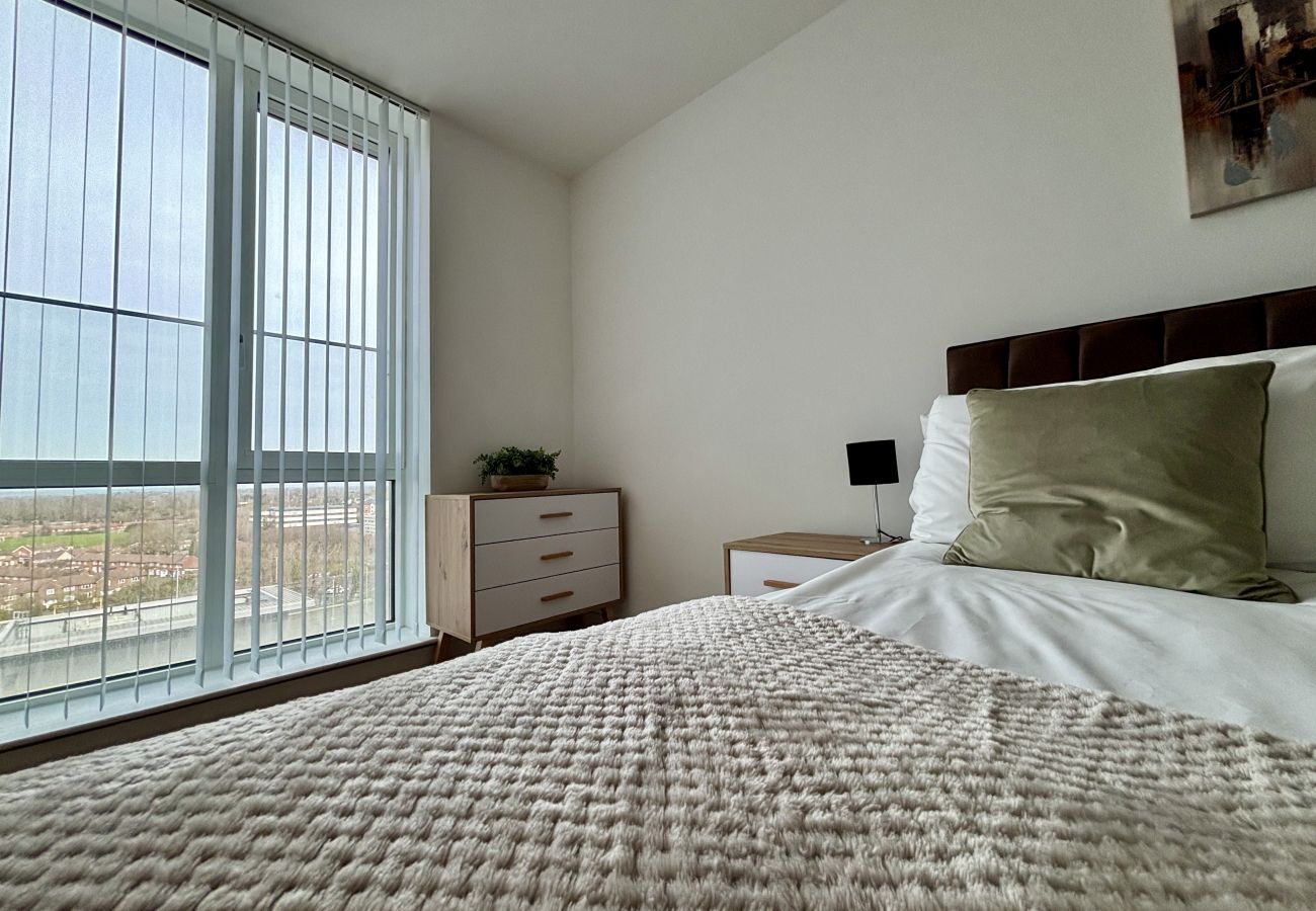 Apartment in Bracknell - Stylish Two Bedroom Apartment Central Bracknell 