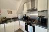 Apartment in Egham - Egham Stylish Two Bedroom Apartment 