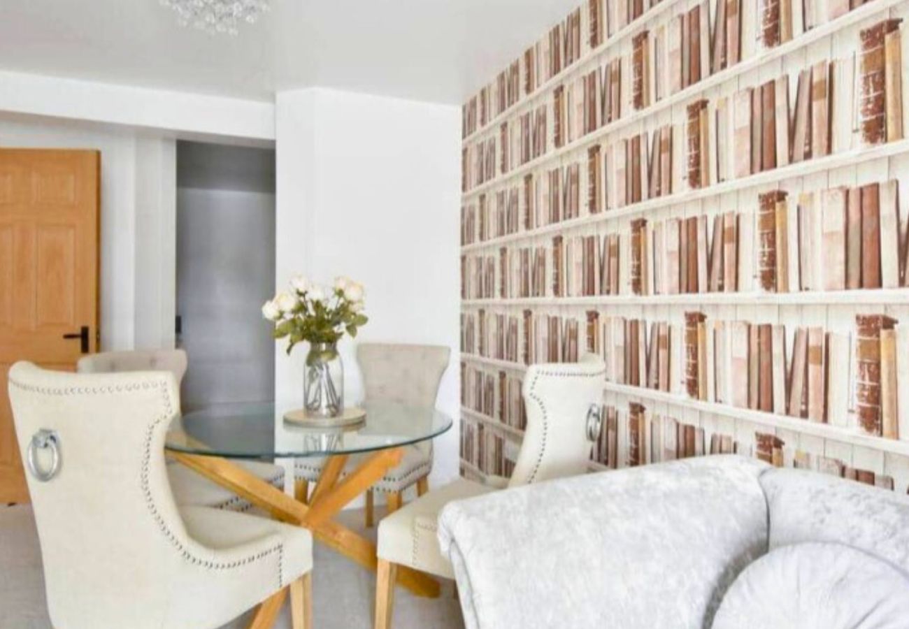 Apartment in Witney - Luxury 2 Bedroom Apartment in Witney