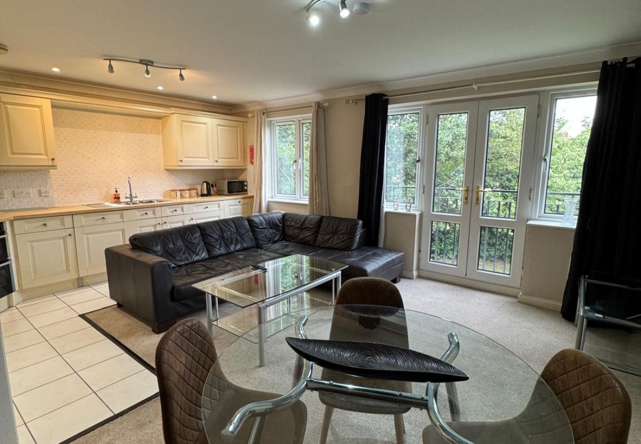 Apartment in Bracknell - Spacious Two Bedroom Apartment in Bracknell