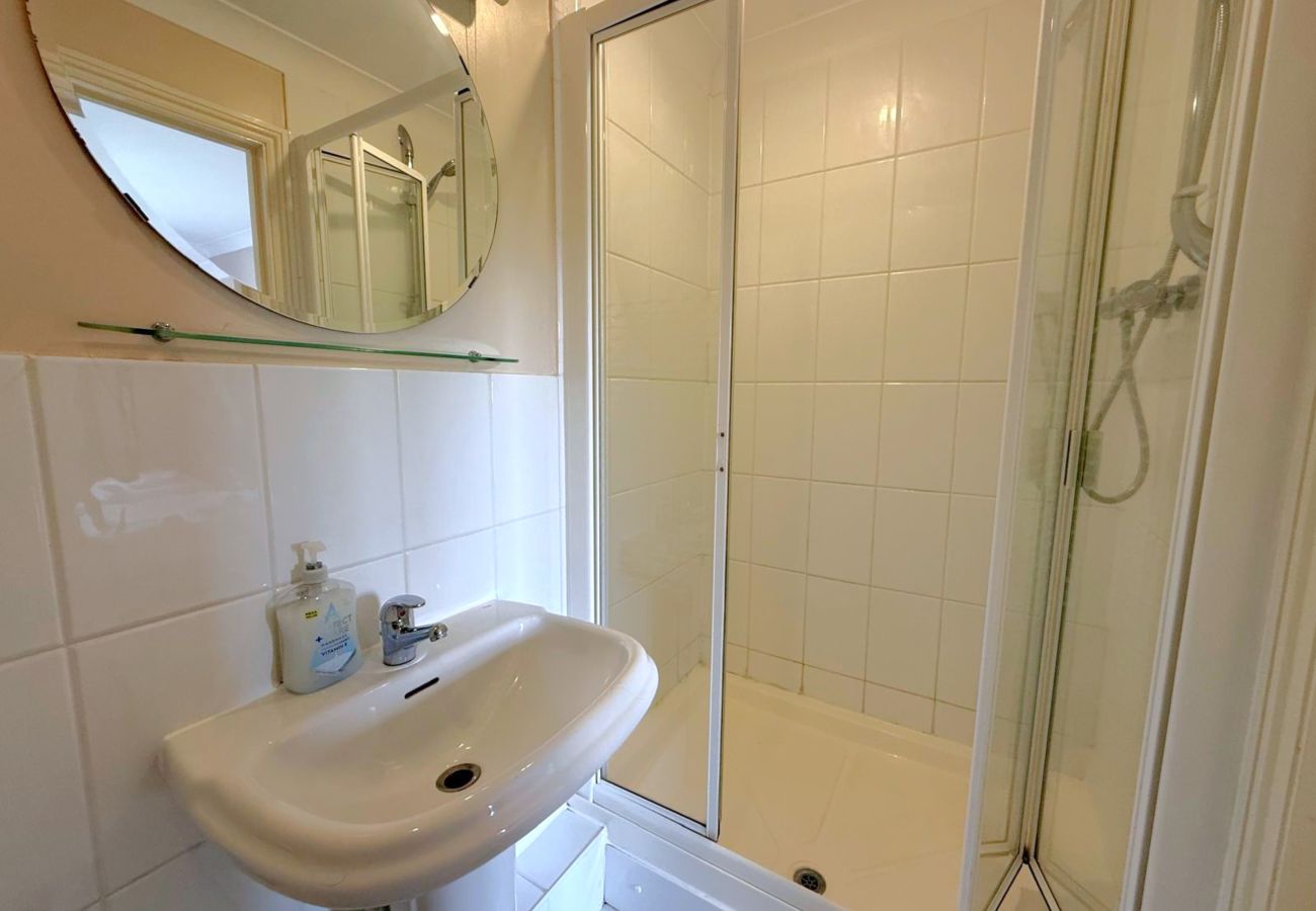 Apartment in Bracknell - Spacious Two Bedroom Apartment in Bracknell