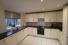 House in Bracknell - Spacious Bracknell Four Bedroom House